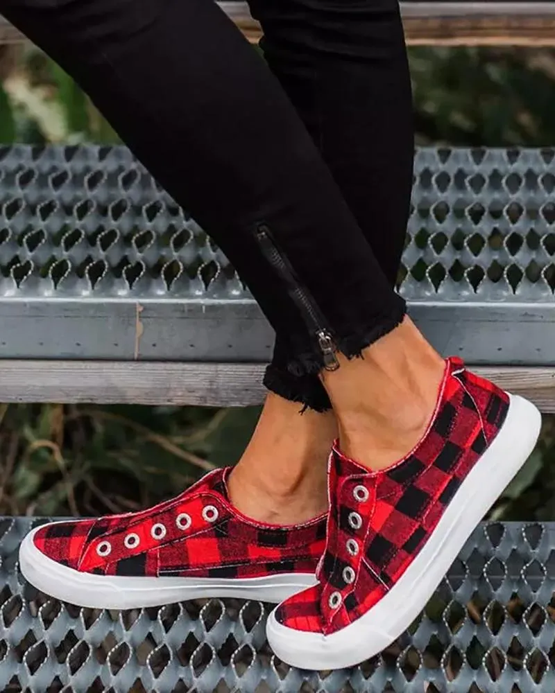 Eyelet Plaid Print Slip On Casual Shoes
