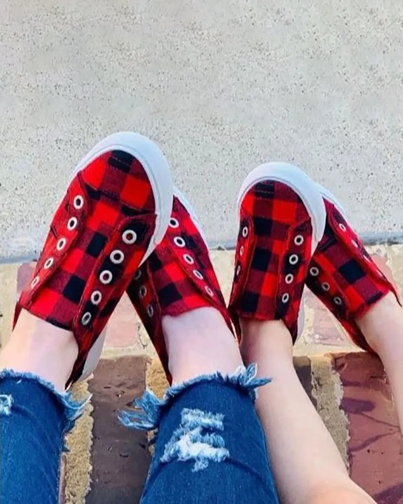 Eyelet Plaid Print Slip On Casual Shoes